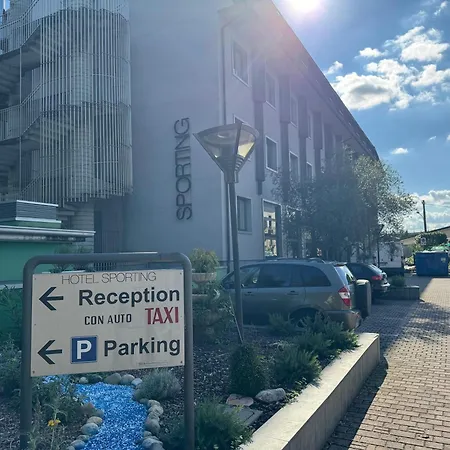 Hotel Sporting Cologno 4*