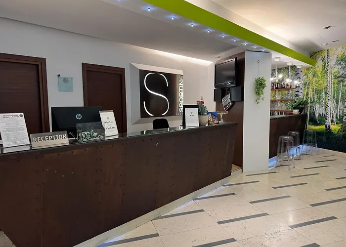  科伦约体育酒店 科洛尼奥·蒙泽塞